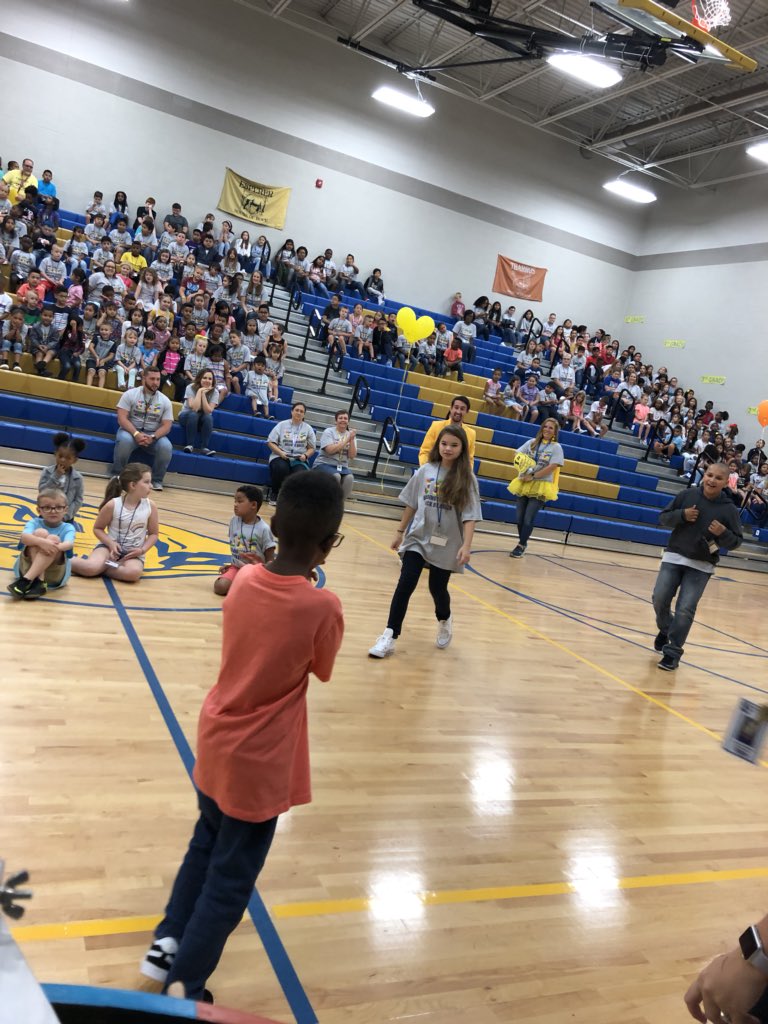 TiffanyGroce's tweet photo. New students spinning for houses and being Adowa’s co-house master made for a great morning. 🎉🎉🎉 @JCElem_RCS @adowat311 https://t.co/2lykpsz46O