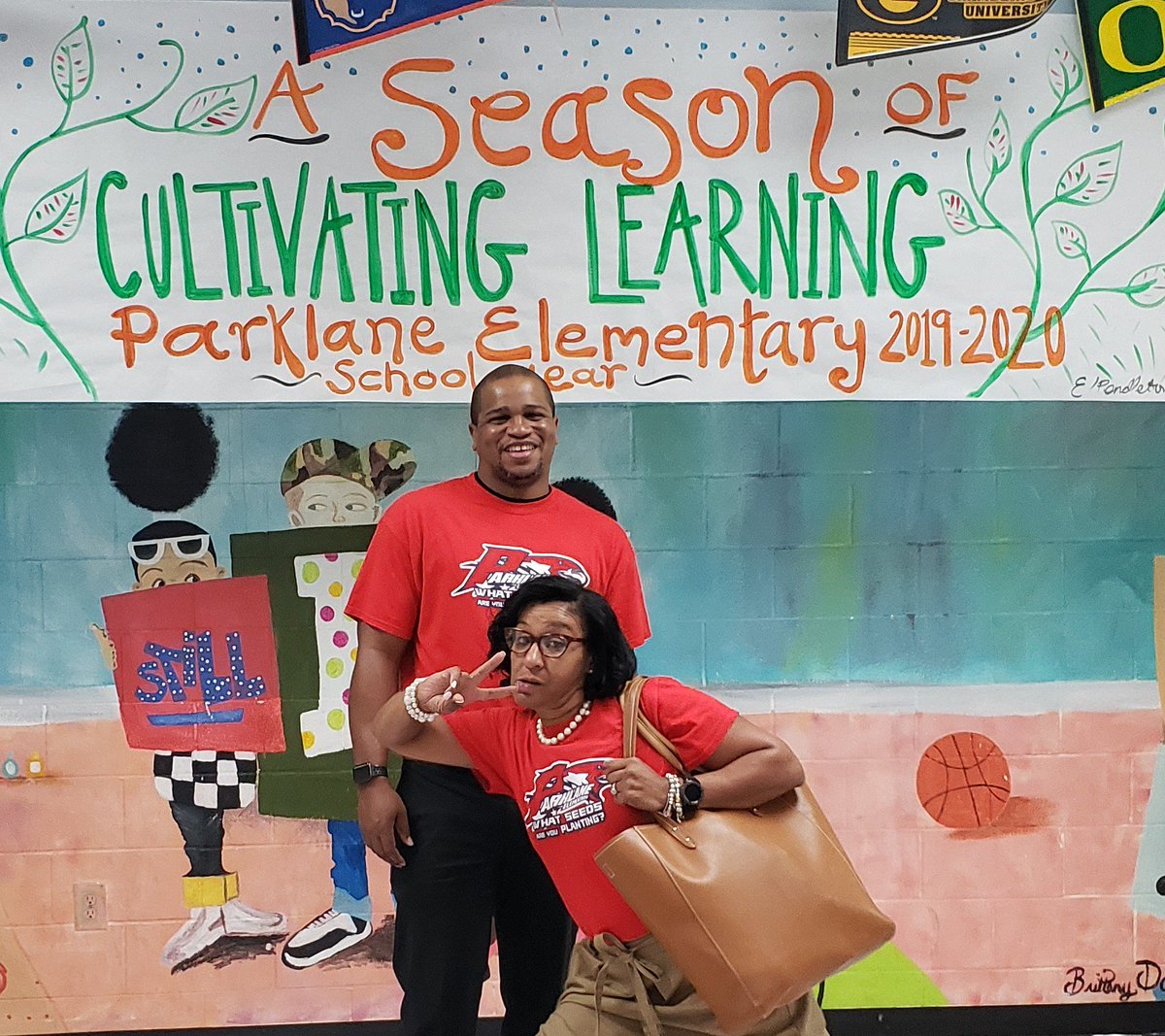 mathnerd96's tweet photo. So much love and joy @Parklane_ES. Tonight was great can't wait till Monday.
#culturematters
#timetocultivate
#framly
@asanders_PES
@KeenyaJ
@DrNHenderson
@LetMeTeachplz
@KelliDCovington
@achismar
@EPendletonFCS
@JeanM1181
@TKMusiclady https://t.co/8m4k4yWhVF