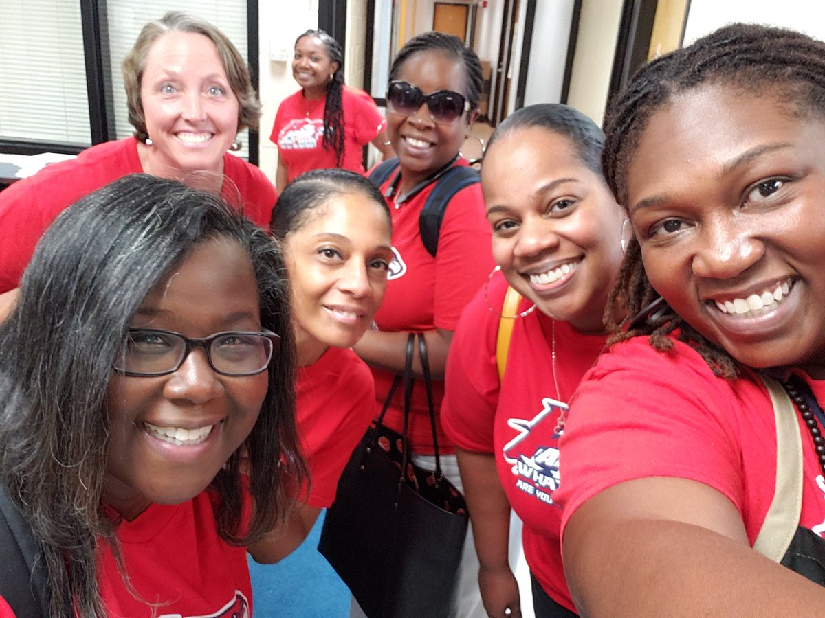 mathnerd96's tweet photo. So much love and joy @Parklane_ES. Tonight was great can't wait till Monday.
#culturematters
#timetocultivate
#framly
@asanders_PES
@KeenyaJ
@DrNHenderson
@LetMeTeachplz
@KelliDCovington
@achismar
@EPendletonFCS
@JeanM1181
@TKMusiclady https://t.co/8m4k4yWhVF