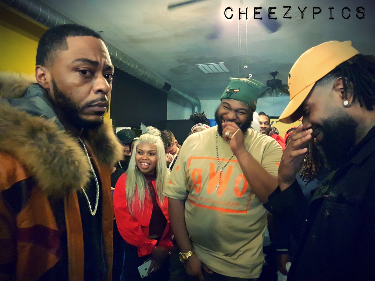 CheezyPics_'s tweet photo. Gauge Vs Aye Verb #CheezyPics #photography #dopeness #hiphop #urbanvisuals #chicago #undergroundhiphop #rapbattle #gorillawarfare #DeathRow #B2DBSeries #dopephotography #undergroundbattlerap https://t.co/hWok9yz1up