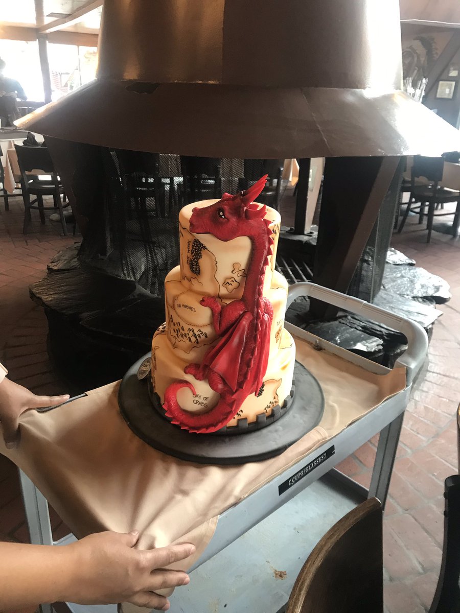AFAdrummer's tweet photo. Someone is having a Lord of the rings wedding up at my work and it is the coolest shit ever.They went all out to. https://t.co/LyaItAbJyA