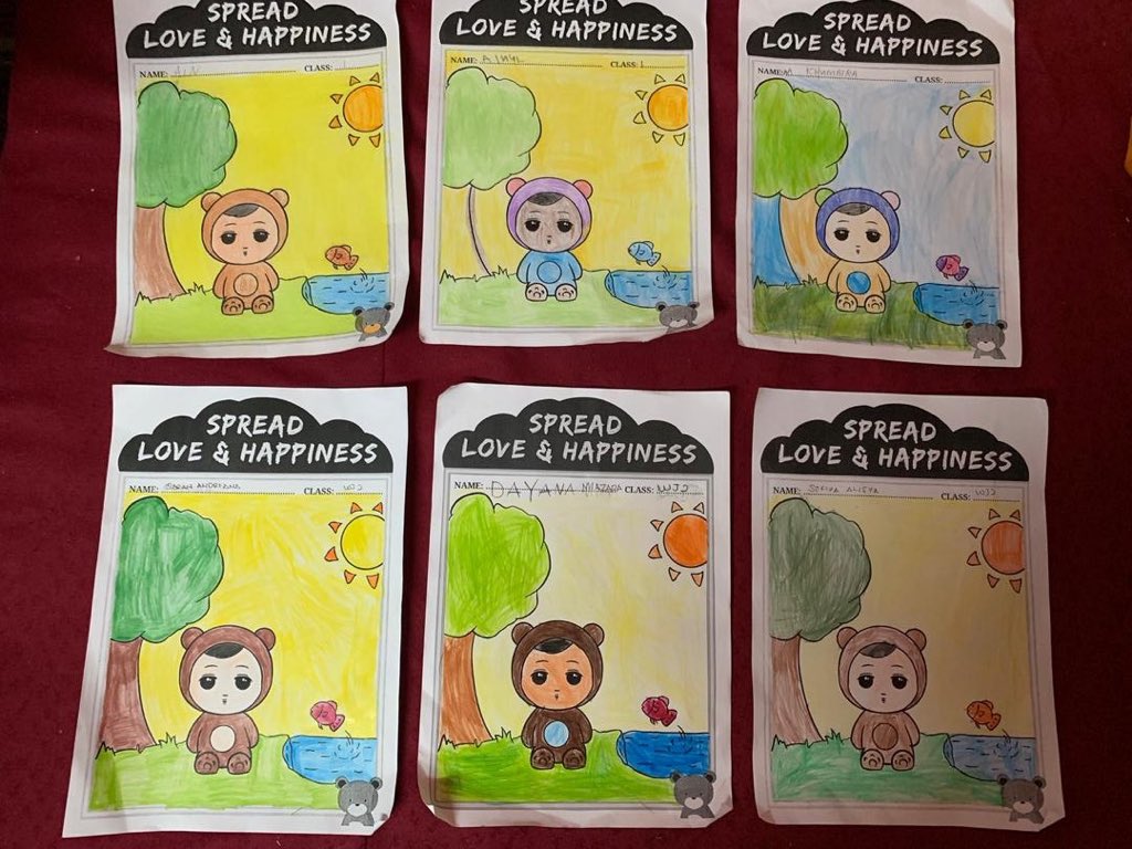 BearJonginnie_'s tweet photo. Hello @Groovechaja ,
We did something for Kim Jongin yesterday! It was a charity event for Kai88Day! The kids are so happy colouring the gominie together ~ Hope you can show this to our baby bear Kim Jongin ๐
Much love, Malaysian EXO-Ls ๐ป๐
#Kai88DayCharityEvent #88DAY_KAI https://t.co/Pe3e0MaA6U