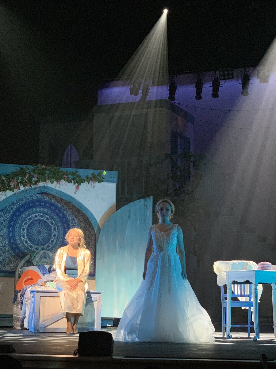 e__sal's tweet photo. Such a beautiful moment #OBSPmammamia https://t.co/cR0FxjWQdT