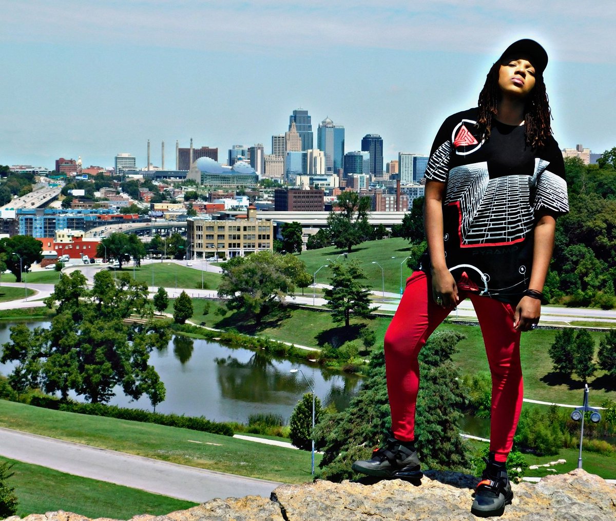 ZillaVlogs's tweet photo. "Joy wouldn't feel so good, if it wasn't for pain
Death gotta be easy, 'cause life is hard
It'll leave you physically, mentally, and emotionally scarred." - 50 Cent
.
.
@adidas @Nike @BlackPyramidOHB
#airforce270 #womensfashion
📷: @SantosM59707028 https://t.co/BrZfvUtJ6O
