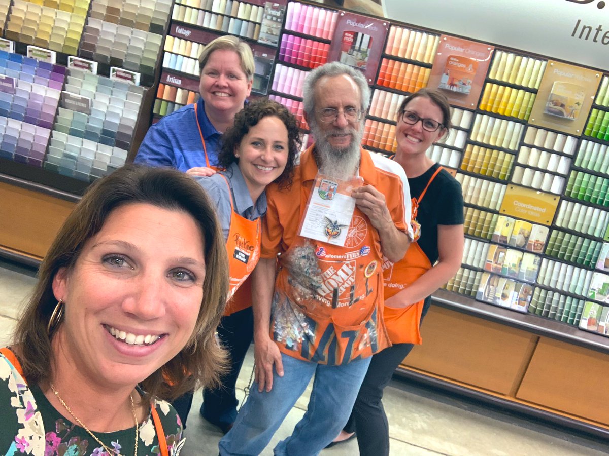 misshd03's tweet photo. What!! ONE PAINT! Mike is all over the Change Mindset!! Great Job!!! #PRO!! @RSalemi #D329Badge #CompetitiveAdvatage @SaraArmstrong21 @rencassidy @MelissaKTHD @RickieBoutwell https://t.co/0wYWee9KFC