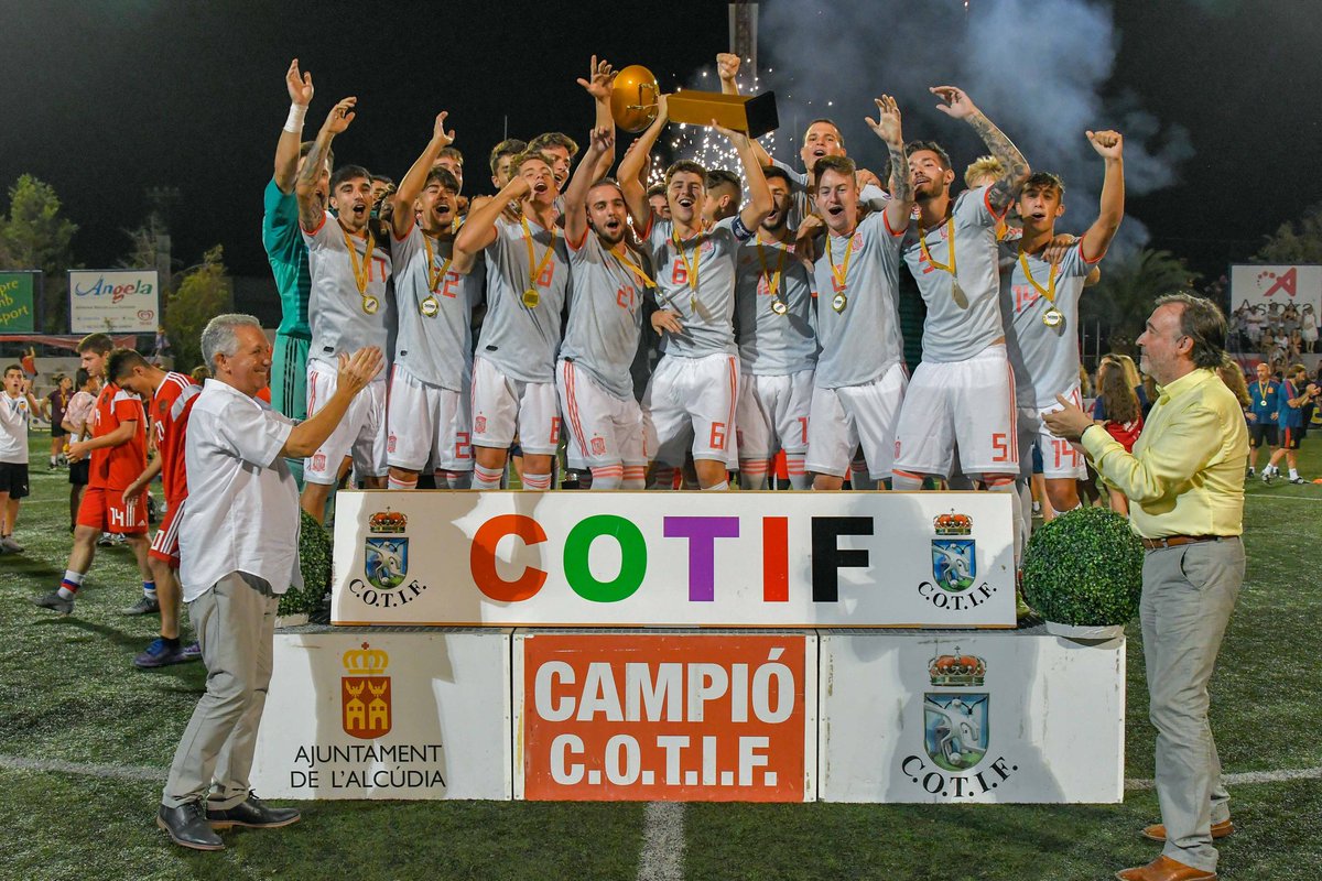 SeRiberaCostera's tweet photo. Cuadre d'Honor @Cotif #COTIF2019

#Campió #Sub20
🏆@SeFutbol

#Campió #Femení
🏆@SeFutbolFem https://t.co/I7ZFOSNtGw