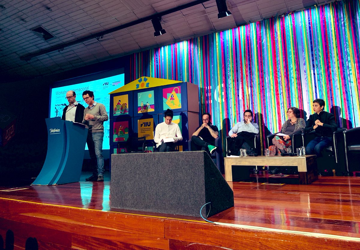 JuanPabloLopezG's tweet photo. ¿Cómo promover ciudades para la gente con espacio público amable e incluyente? Compartimos ideas desde el Foro Internacional de Intervenciones Urbanas del @PlacemakingLat Lima🇵🇪 2019. #LABCiudades de @el_BID apoyando la innovación urbana en la región! @OcupaTuCalle @limacomovamos https://t.co/PiEcakiXWq