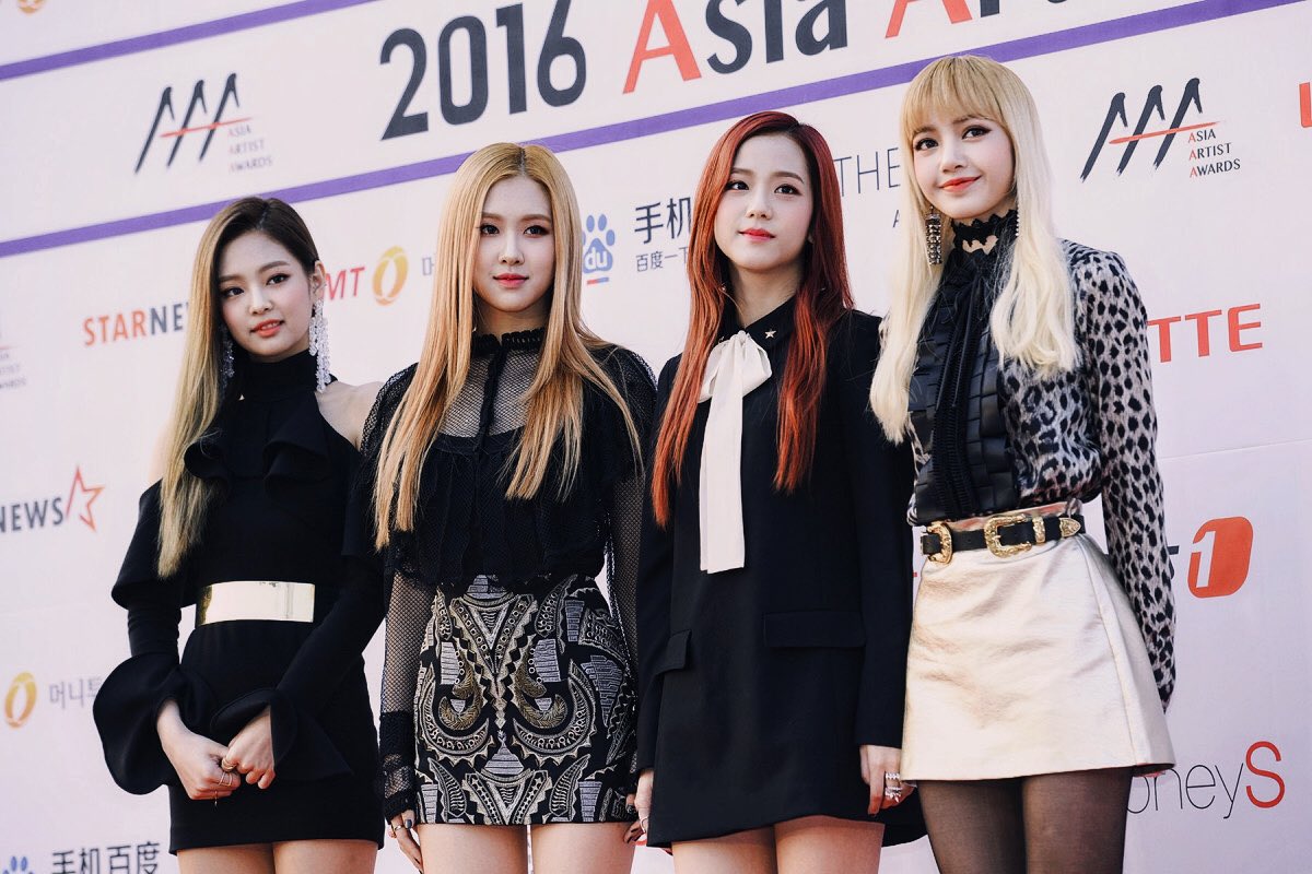 forever_327's tweet photo. @onchonsethi #TreeYearsWithBLACKPINK https://t.co/BshkyldjCe