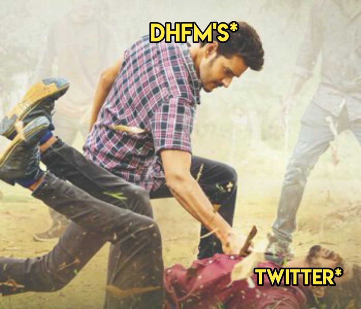 reddy_6143's tweet photo. 4M 🔥🔥 first look vaschelopu 5M  vascheyali ..speedup guys🔥  
#HappyBirthdaySSMB @urstrulyMahesh ❤️🔥 https://t.co/2tLljWPwU6