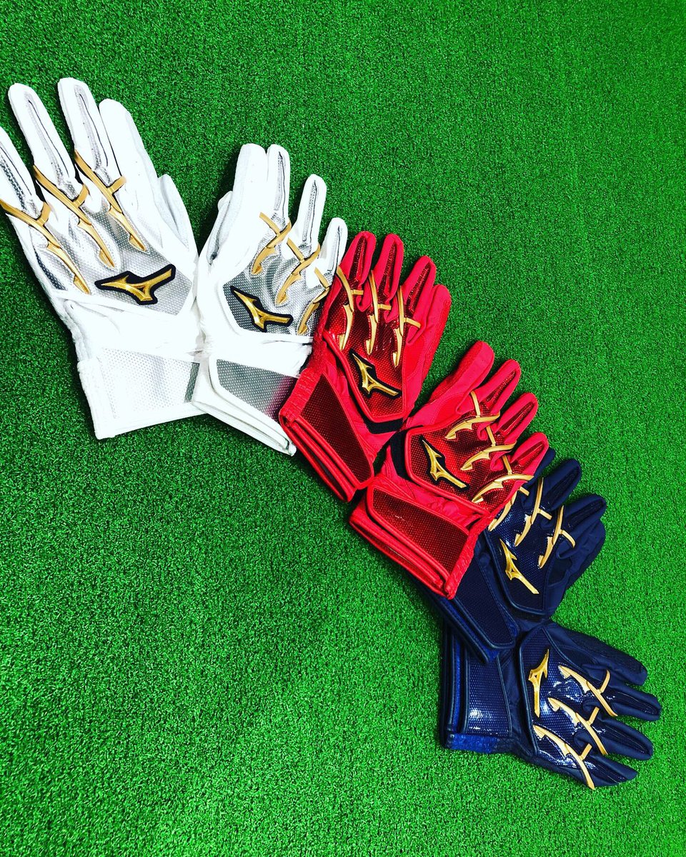 yakyudoikkyu's tweet photo. ⚾️
ミズノプロ 限定手袋入荷‼️
パワーアークWです😊
えっ💦カッコいい🤯
つけ心地 最高✨
・
是非店頭にてチェックしてみてください
御来店お待ちしております‼️ 
#野球堂一球 
#IKKYU
#Baseball
#野球
#Baseballshop
#野球専門店
#大阪
#硬式野球
#軟式野球
#ミズノプロ
#限定 https://t.co/kh3xPU1qE6
