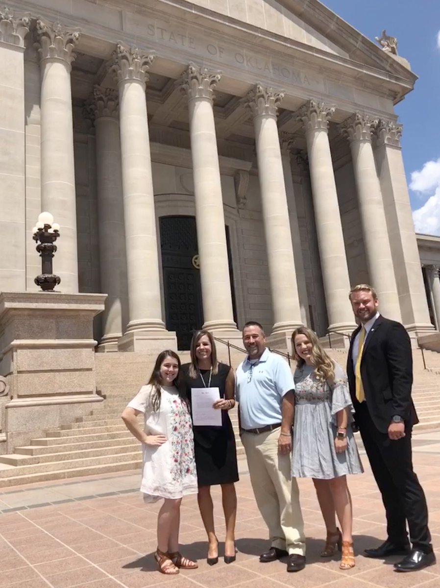 MickeyDollens's tweet photo. Bill signing ceremony SB381, “Brendon’s Bill.” This bill allows schools to stock inhalers &amp; administer to a student in the event of a respiratory emergency. I’m thankful to Brendon’s friends/family and to Leader @KayFloydOK for letting me run this life-saving bill. @GovStitt https://t.co/n6hWhDbcym