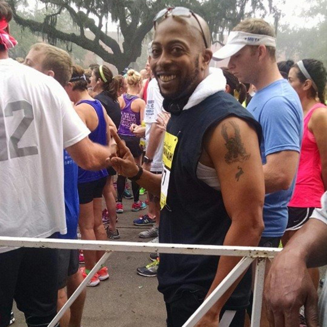 ManFrazFitGuru's tweet photo. #tbt Savannah Rock 'n Roll Marathon a few years ago. Time to get ready for another one.
.
.
#manfraz #fitnessguru #gurustatus #fitness #exercise #workout #throwback #Thursday #marathon #runner #me #followme https://t.co/TyEYHB7cny