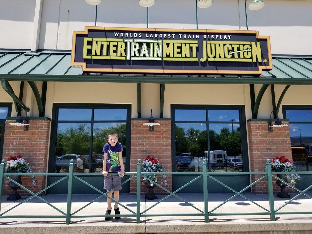 dailydishrecipe's tweet photo. All Aboard for Family Fun at EnterTRAINment Junction @EnterTRAINmentJ #BCInspired #SaturdaySelf  @GetToTheBC  #ad https://t.co/CNpMIC2yxF via @2kidsandacoupon https://t.co/L7JPlShZeQ