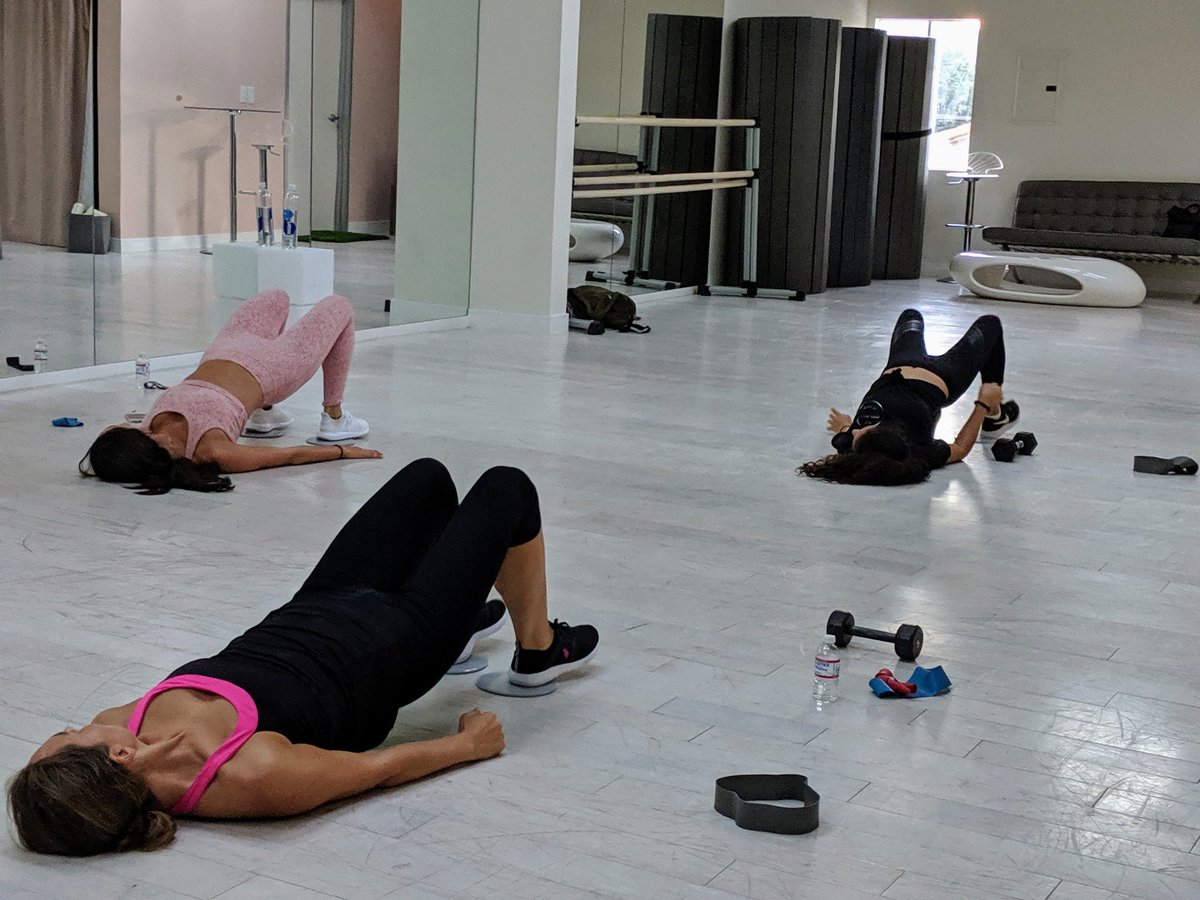 TheStudio_Dance's tweet photo. Going hard at #thestudiola tonight with #DansePhysique https://t.co/cbKjERnDhT