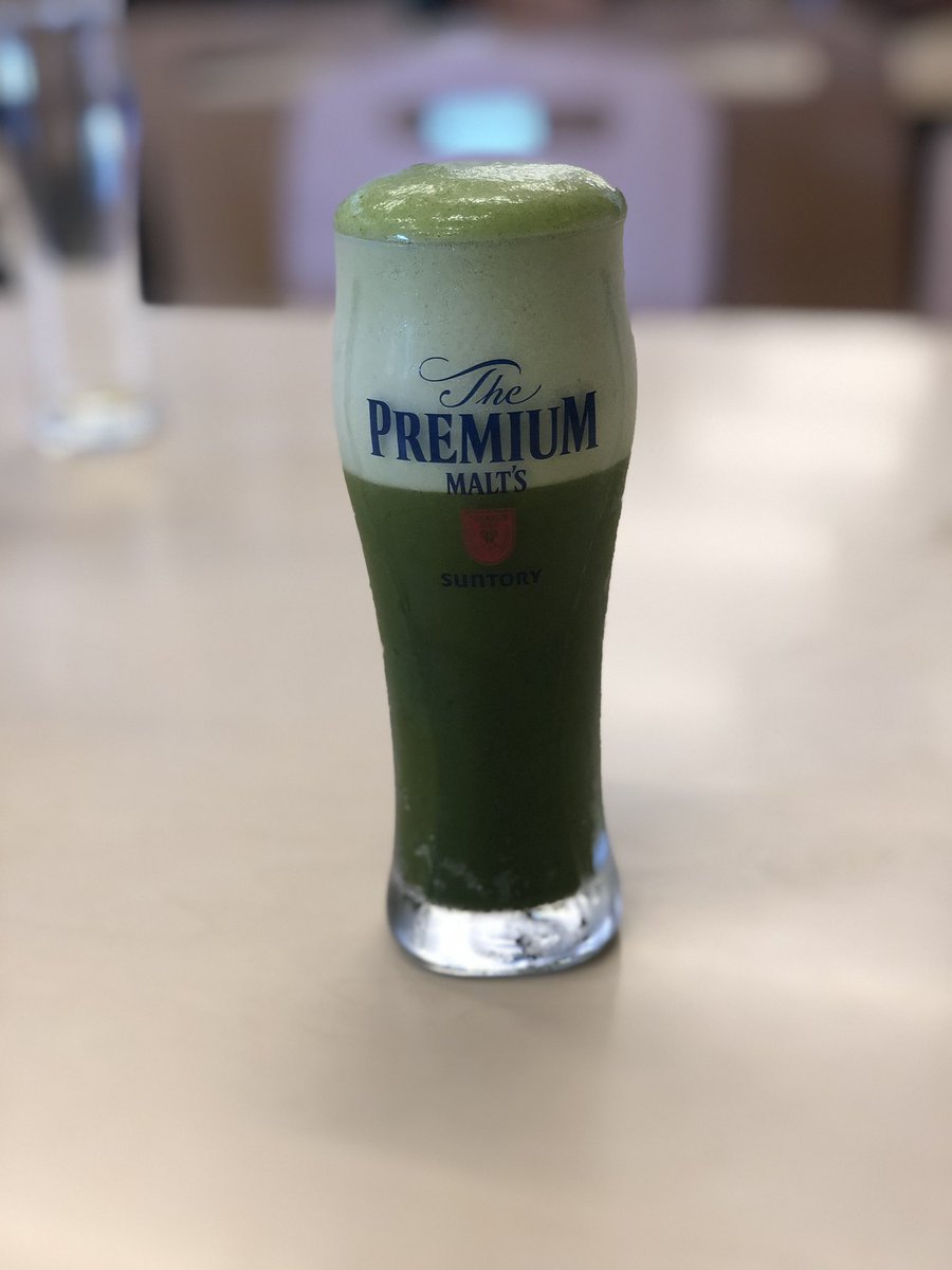 Mashmell0's tweet photo. Matcha Beer in Japan! https://t.co/3GrJg8RjTF