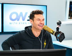 iKeyCharts's tweet photo. On Air With Ryan Seacrest is going live in 1 hour with #NewMusicFriday, Top 10 Countdown, #ThrowbackTheme and musical guest @Twenty! Stay tuned! https://t.co/dWVpEExByb