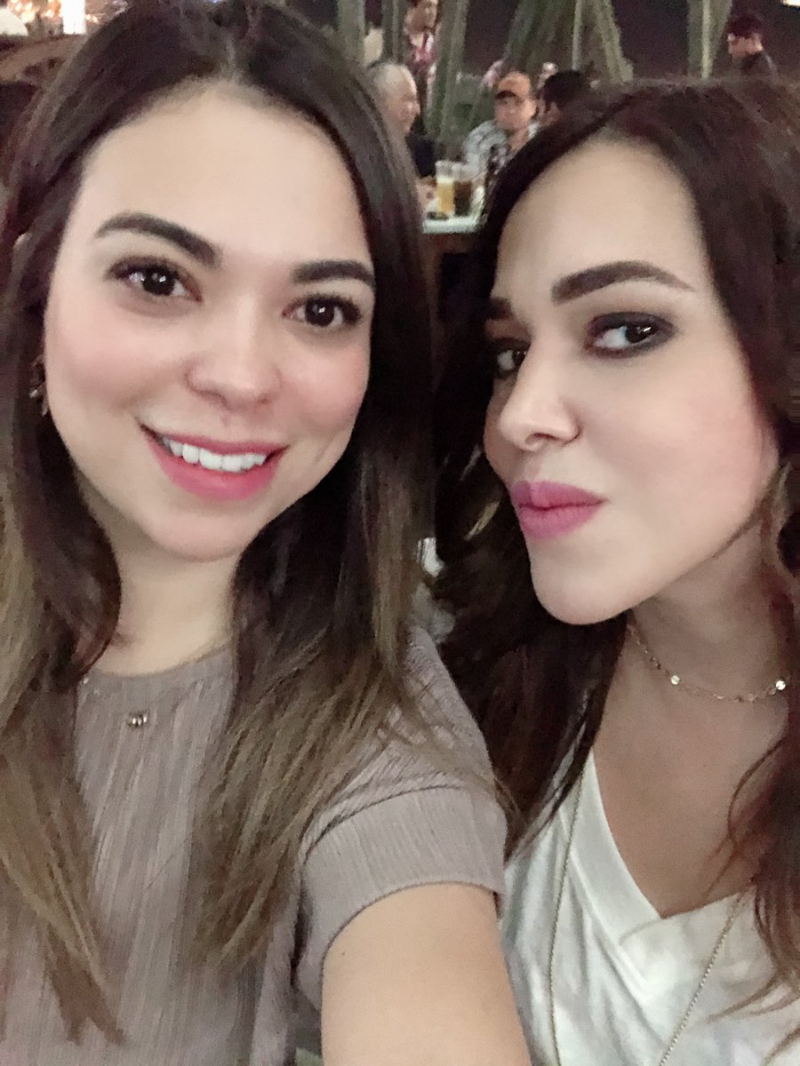 PekeGoz's tweet photo. Te amo loca! @AnnaRocksC https://t.co/YnZm4kb3UD