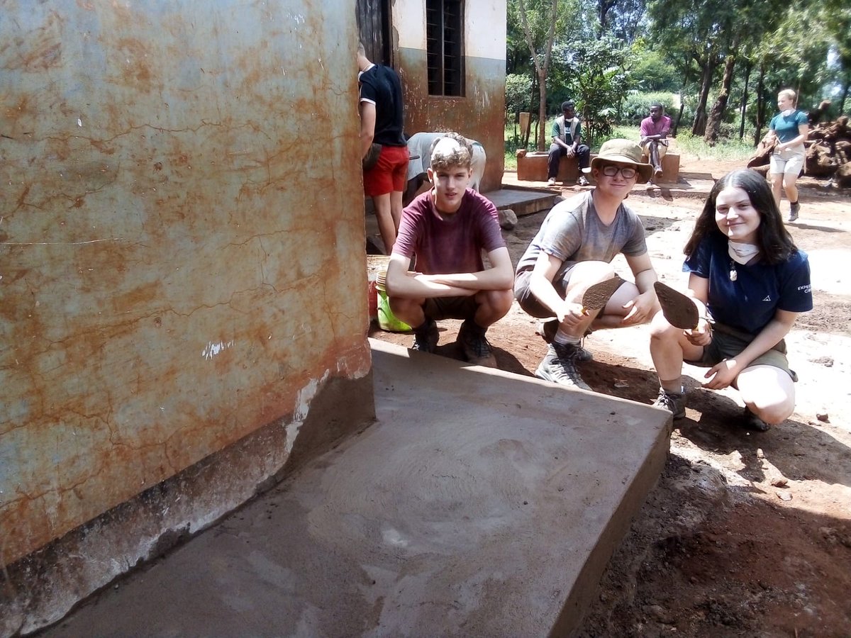 camptanzania's tweet photo. Another great day in project- kitchen floor and veranda completed now in painting work! #Teampea #DoSomethingAmazing #CampsEffect @CampsInt https://t.co/aO4PpQcmdj
