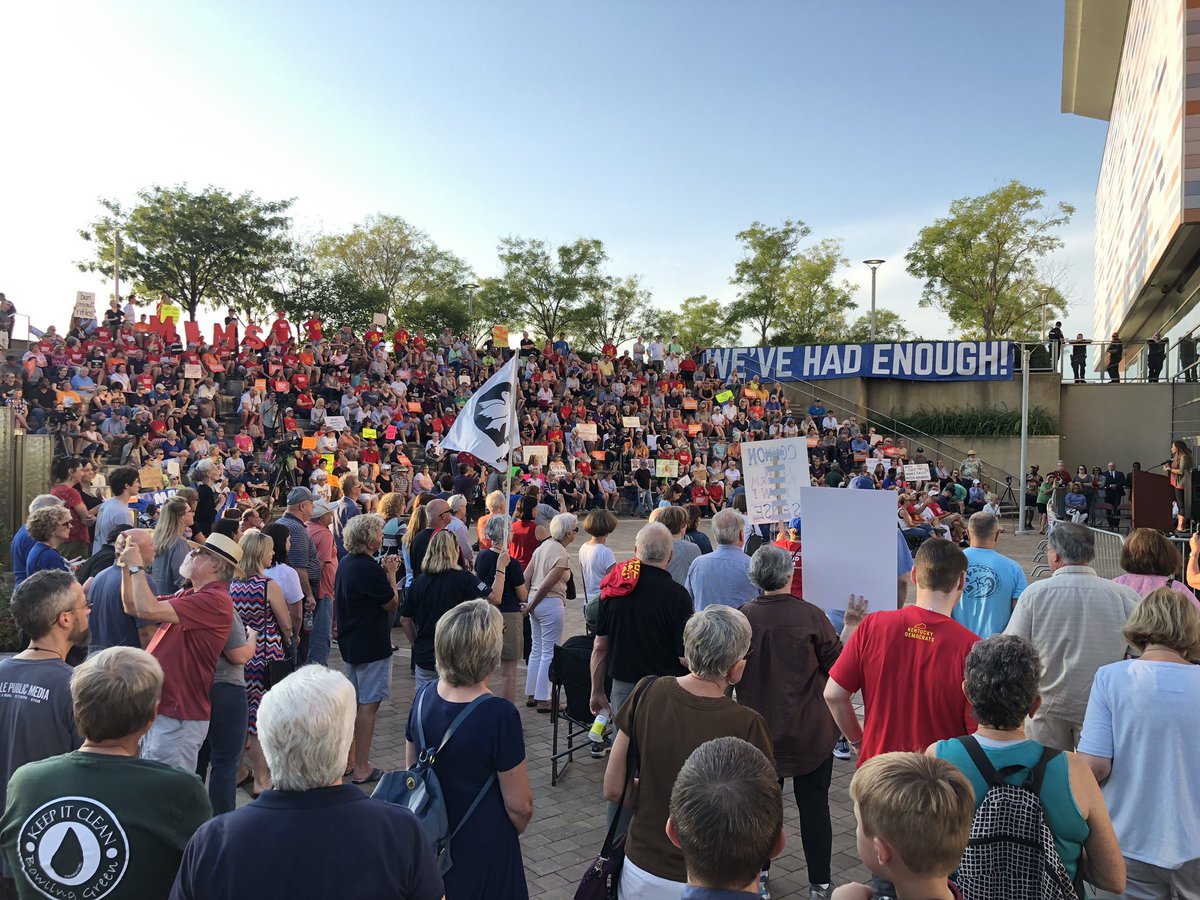 RepTimRyan's tweet photo. Thank you to everyone who stopped along the #CaravanForChange route, joined the caravan, or came out to tonight's rally—activists, local leaders &amp; community members. 

We've got to keep the same energy every single day if we're going to #EndGunViolence and make a change. https://t.co/l0T5CcQoen
