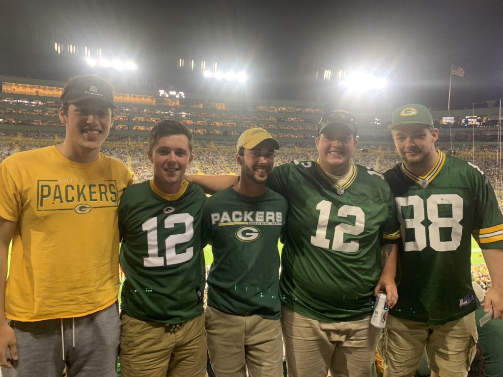 calebtravers18's tweet photo. #getloudlambeau https://t.co/vvG3tNt0q9