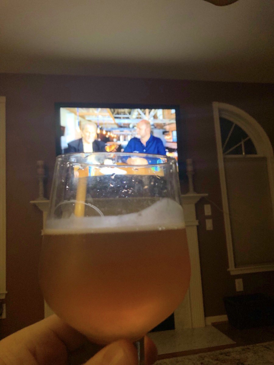 JCouchoud's tweet photo. Me watching me and @garymonterosso. #craftbeer #beertv #beer @EightSandBeer https://t.co/VWpfkOn8Jr