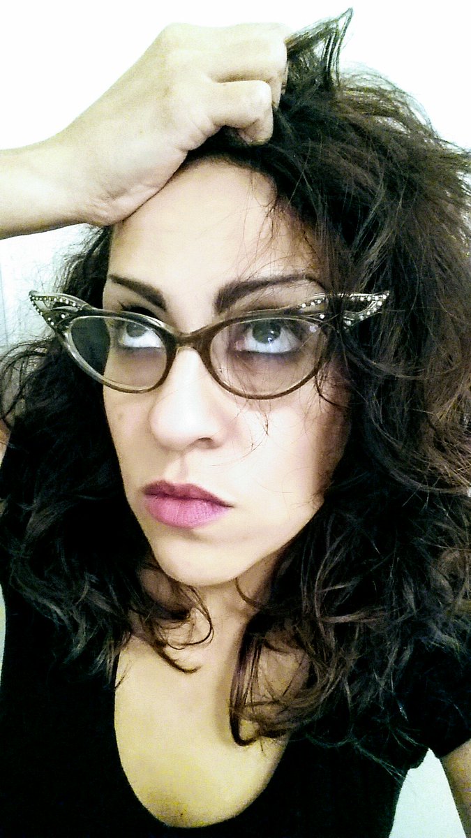 3DeliriumChick's tweet photo. #WheresPinky #PinkyGhost #CabinFever #WhyDoIFeel #Eyeballs #OneTwo #WheredYaGetThoseEyes #YesMyInnerVoice #DamnYouPills https://t.co/vx6E8I7w70