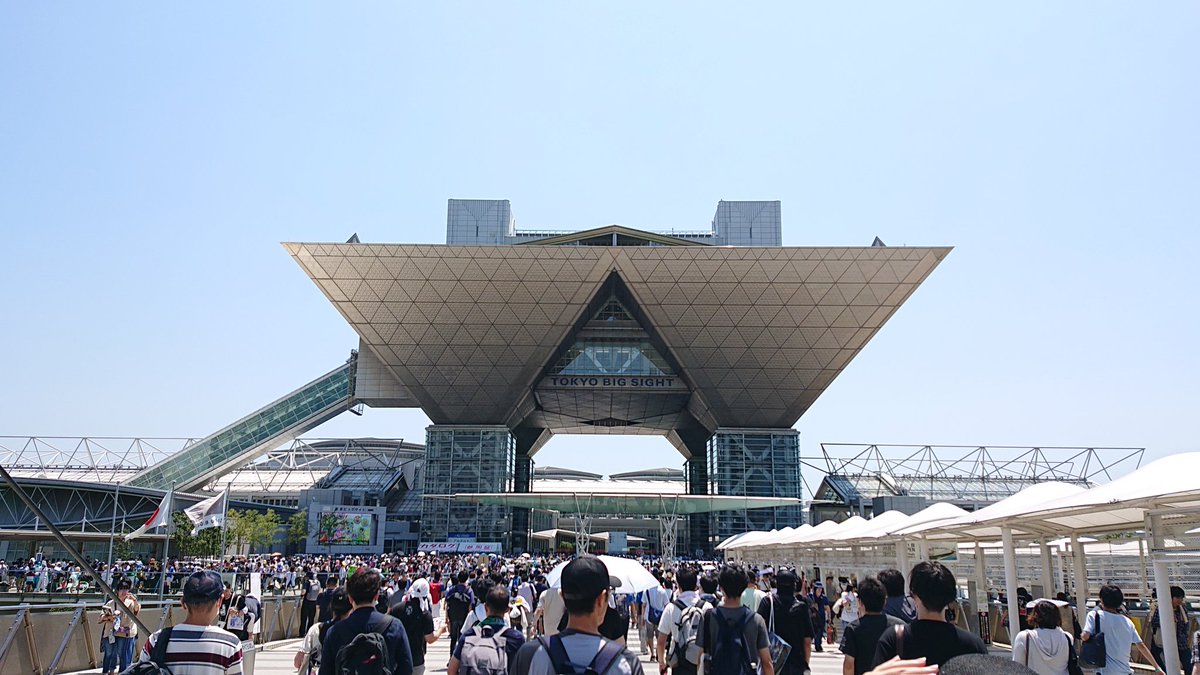 flash_photog's tweet photo. 夏コミ1日目到着 https://t.co/ZS2wu4rDNx