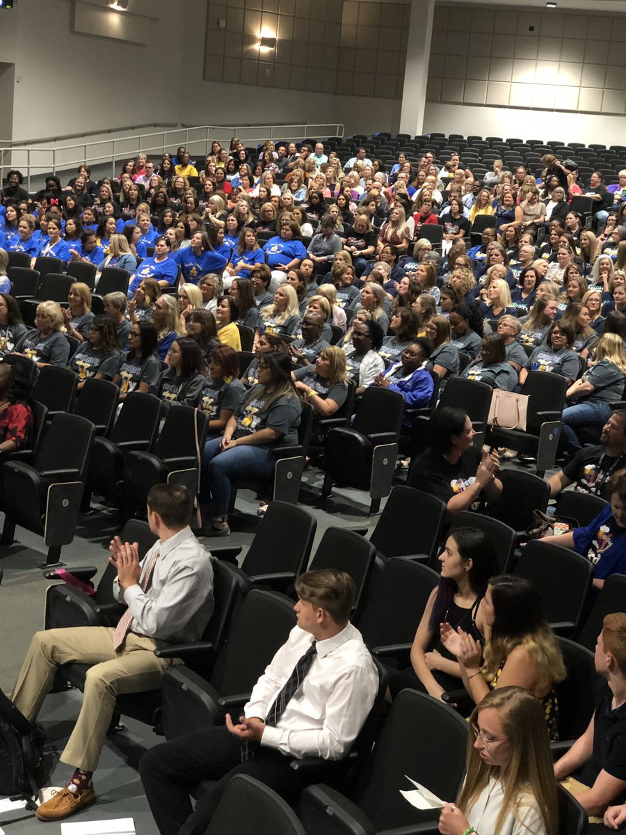 SSISDWildcats's tweet photo. It was great being back today with the most amazing staff on the planet #sulsprisd https://t.co/q3m7aG6u7A