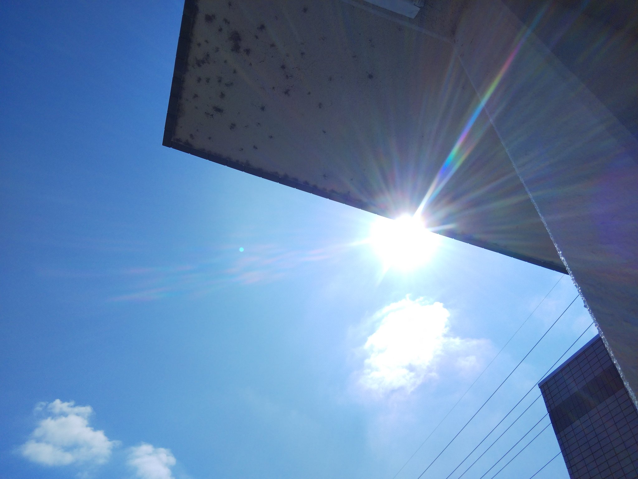 荒 こう 思考する欠片 善行をするのはいいとして 善行を強制する事 あるいは善行を行わない人に怒りを覚える事 そういう 正義感 非人道的とは何なのか イマソラ 押しつけ 広い視野と狭い視野 T Co Xk8tf1hpps Twitter