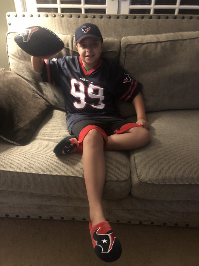 LoudMeli's tweet photo. @JJWatt he’s ready for you! https://t.co/aOJH4adVsI
