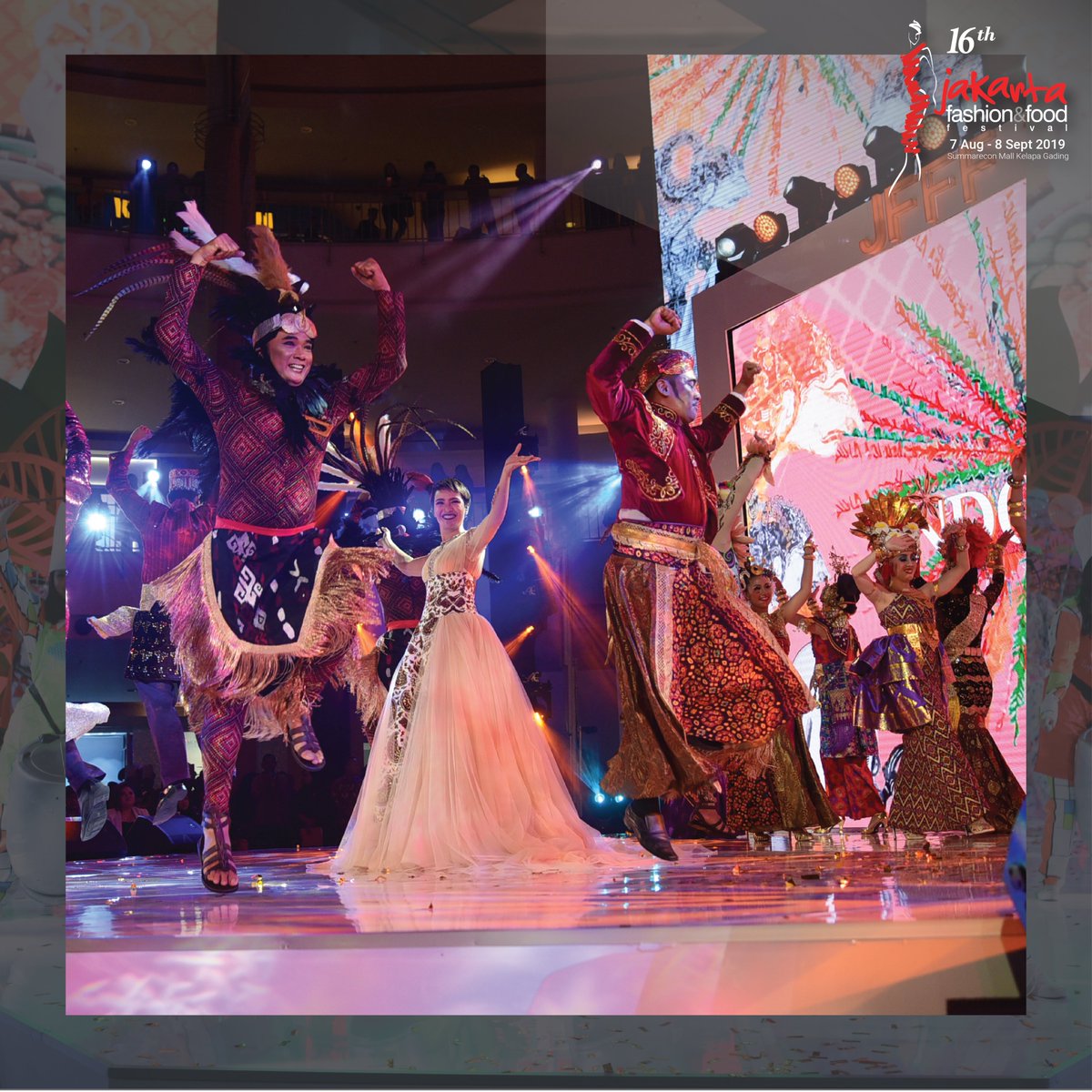 Opening Ceremony #JFFF2019 telah diselenggarakan dengan meriah pada 7 Agustus 2019 di The Forum @mkglapiazza 3, 

Kunjungi Jakarta Fashion &amp; Food Festival yang berlangsung mulai 7 Agustus - 8 September 2018.

More info: jfff.info