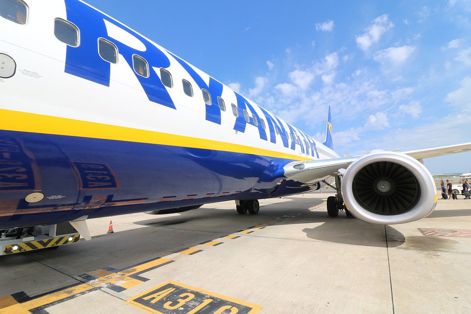 FlightradarO's tweet photo. Hundreds of jobs could disappear with the Irish airline Ryanair. This is a direct consequence of the problems that have been found with the Boeing 737 Max.
Ryanair &amp; the Boeing 737 Max
In total, Ryanair has ordered 125 Boeing 737 Max aircrafts. https://t.co/y0QQFqPoun https://t.co/Em5i1ElYT8