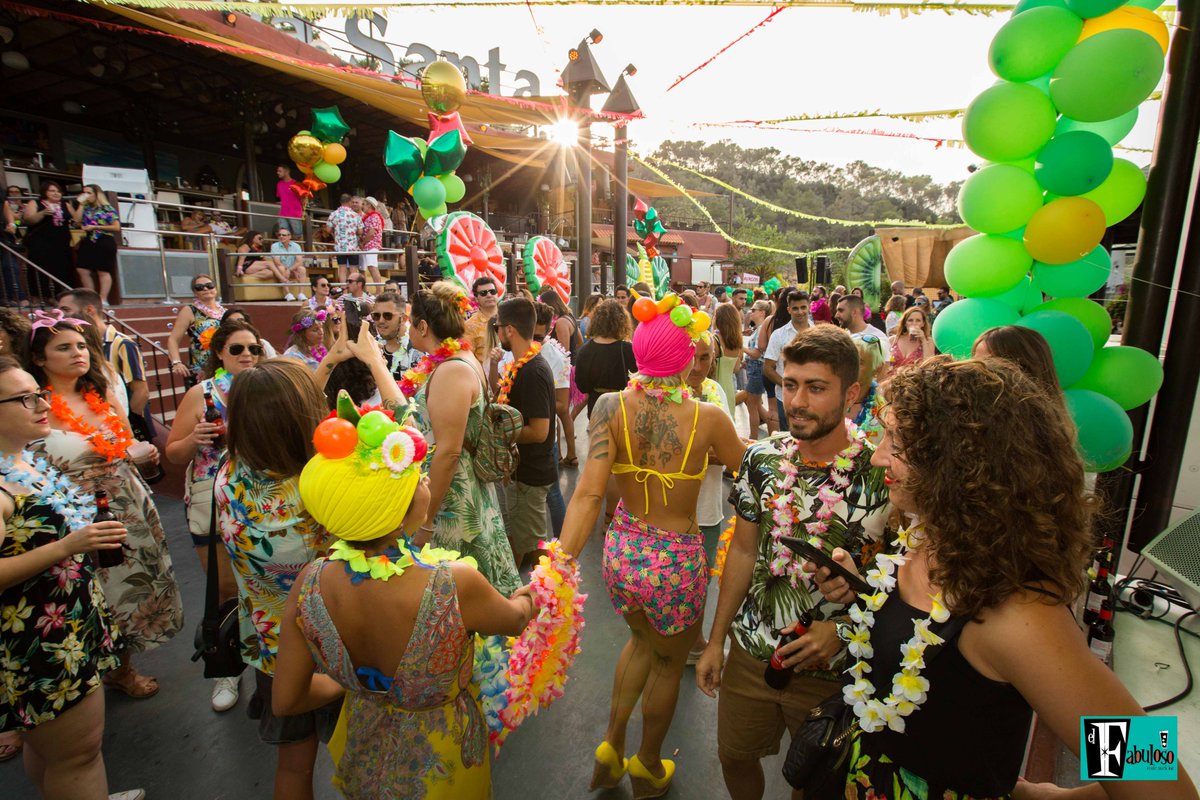 PARTY IS COMING!
Mañana en <a href="/CovaSantaIbiza/">Cova Santa</a> a partir de las 17h comienza EL FABULOSO POO PARTY
PRECIOS CON LISTA:
20€ si entras de 17h a 21h
25€ si entras a partir de las 21h
30€ VIP tickets + balcón
Aquí: xceed.me/es/events/sant…
#elfabulosopartyibiza #elfabulosoencovasanta