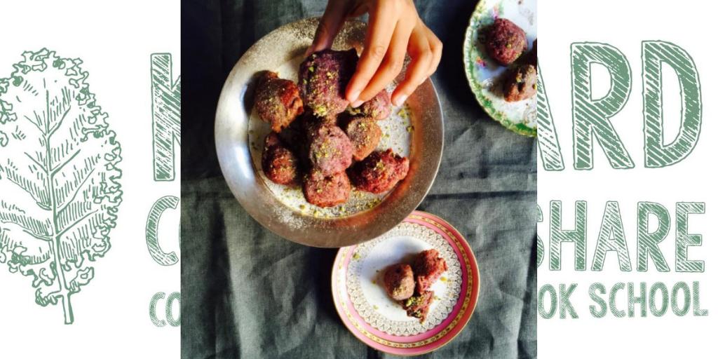 kaleyardcic's tweet image. Dish: Bramble and Aniseed Gulgula Doughnut
Credit: @SumayyaUsmani 
This traditional Indian sweet is a perfect dish to let you know that our Autumn/Winter season of classes are coming soon. 
Kaleyard classes:buff.ly/2Xwt98o
#glasgowcooks #CommunityEngagement #creativecooks
