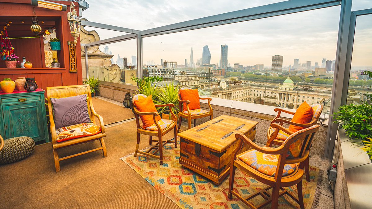 From exclusive rooftop brunches to contemporary art collections, explore our guide to what’s on at ME London. #MELondon #RadioRooftopLondon #Brunch ow.ly/oiwc50vpq8c