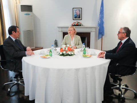 #Cyprus President <a href="/AnastasiadesCY/">Nicos Anastasiades</a>, in a meeting with the leader of the Turkish Cypriot community, Mr Mustafa Akinci, at the residence of the #UNSG Special Representative in Lefkosia | #CyprusProblem #cyprob