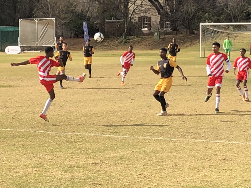 InandaSpirit's tweet photo. Skill and tenacity on display in U19 @StDavids_Marist vs #SutherlandHigh game. Halftime score 0-0 #StDavidsChallengeCup #proudlyMarist https://t.co/UxpGRqvBZH