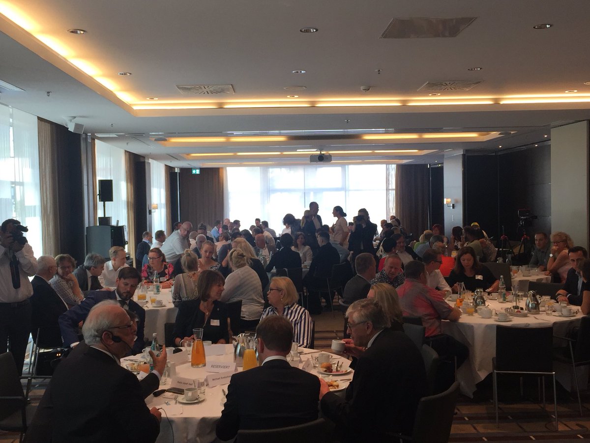 Sachsens Ministerpräsident #Kretschmer heute zu Gast beim #BVMW Business-Frühstück in Dresden mit über 120 Unternehmern.