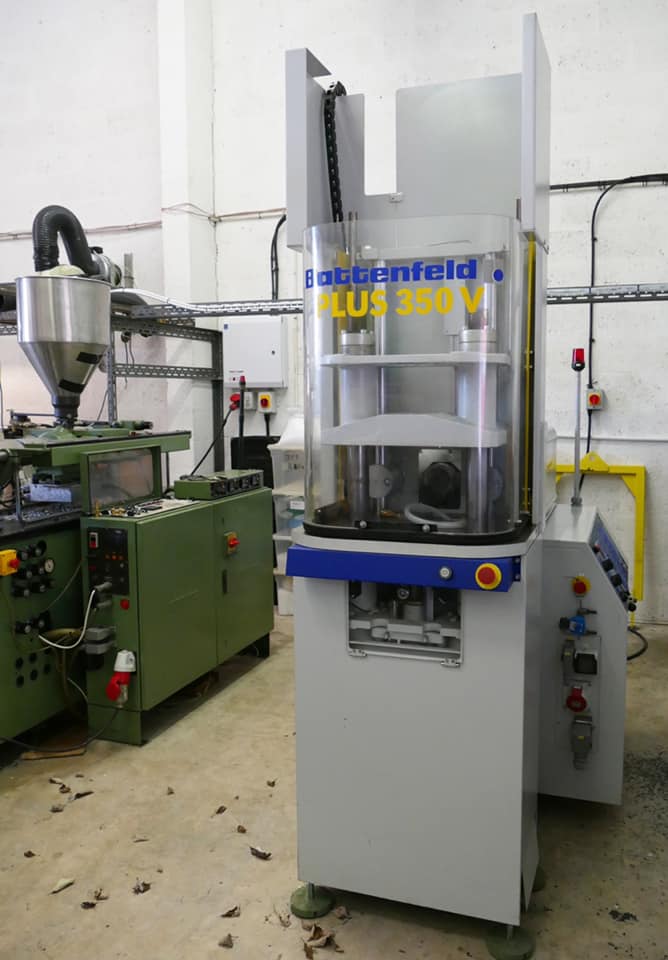 dufortassoc's tweet photo. Our new injection moulding machine is in place!
#productdevelopment  #plasticfabrication #productdesign #productdesigner  #epixtechnology #epix #3dprinting #ultimaker #CAD  #cornwall #cornwalldesign #injectionmoulding https://t.co/KPZvByVlyp
