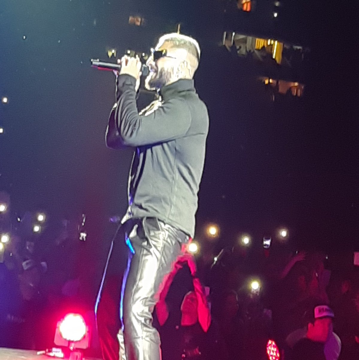 kevintuarez's tweet photo. Maluma realizó concierto en el estadio Banco de Pichincha por su gira World Tour 11:11 #Clicklaicoinforma https://t.co/urIcqnKGWh