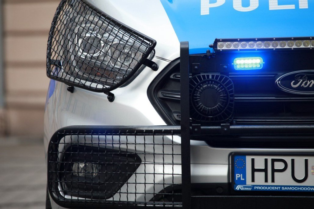 Ochrona24info's tweet photo. PRAETORIAN - radiowóz doskonały? Pojazd testowany przez policjantów z garnizonu wielkopolskiego, został zmodyfikowany. Zgłoszone przez policjantów opinie oraz uwagi posłużyły do udoskonalenia prototypu i wprowadzenia zmian | @PolskaPolicja @MariuszCiarka 
https://t.co/gvRal7UVTo https://t.co/FSluNI30GB