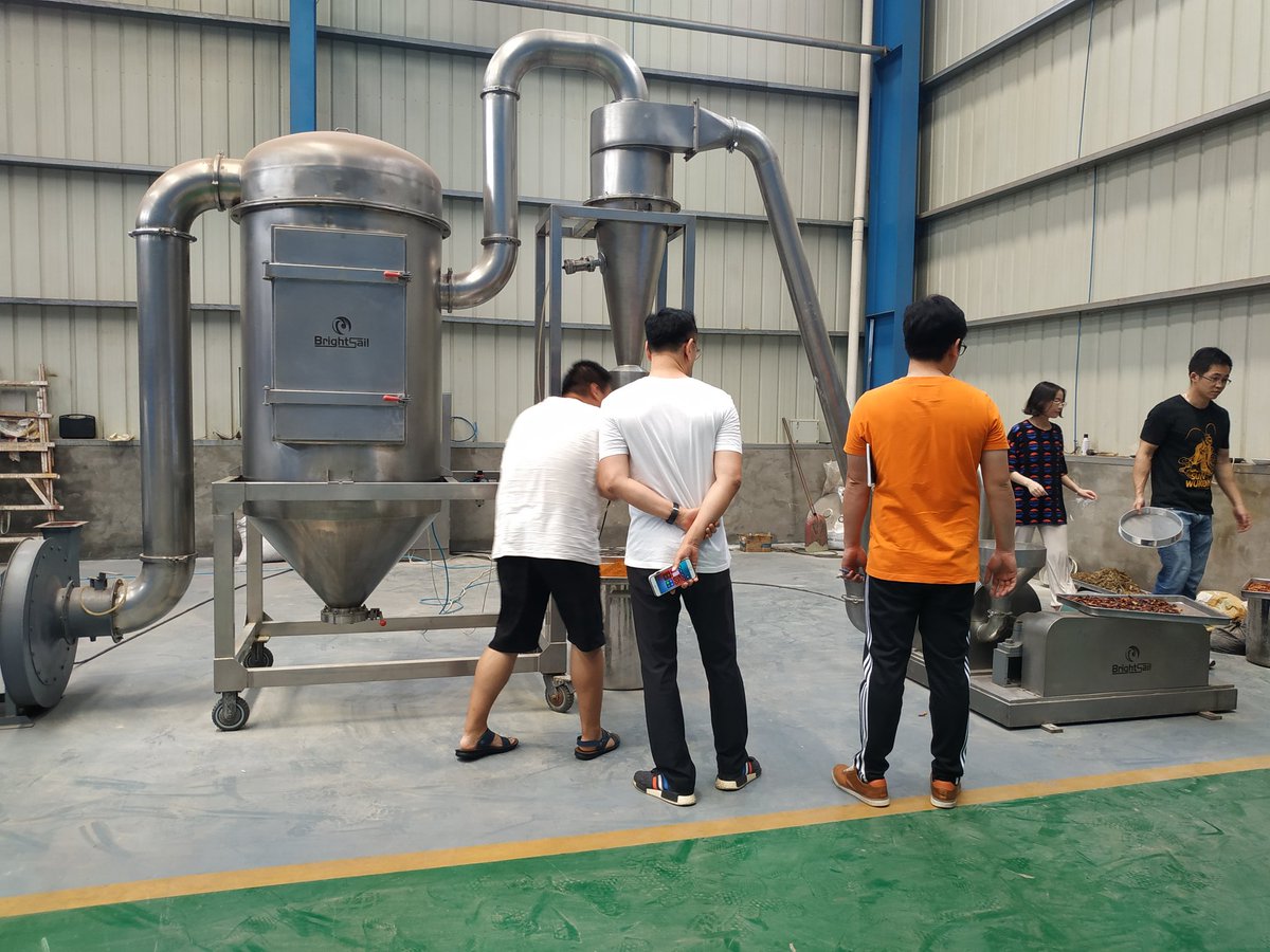 Estella_Xu2516's tweet image. Today customers from Thailand visited our factory and they did the chilli grinding test.
#HammerMill
#ChilliGrindingMachine
#ChilliPowderMakingMachine
#PepperGrinderMachine
#ChilliGrinder