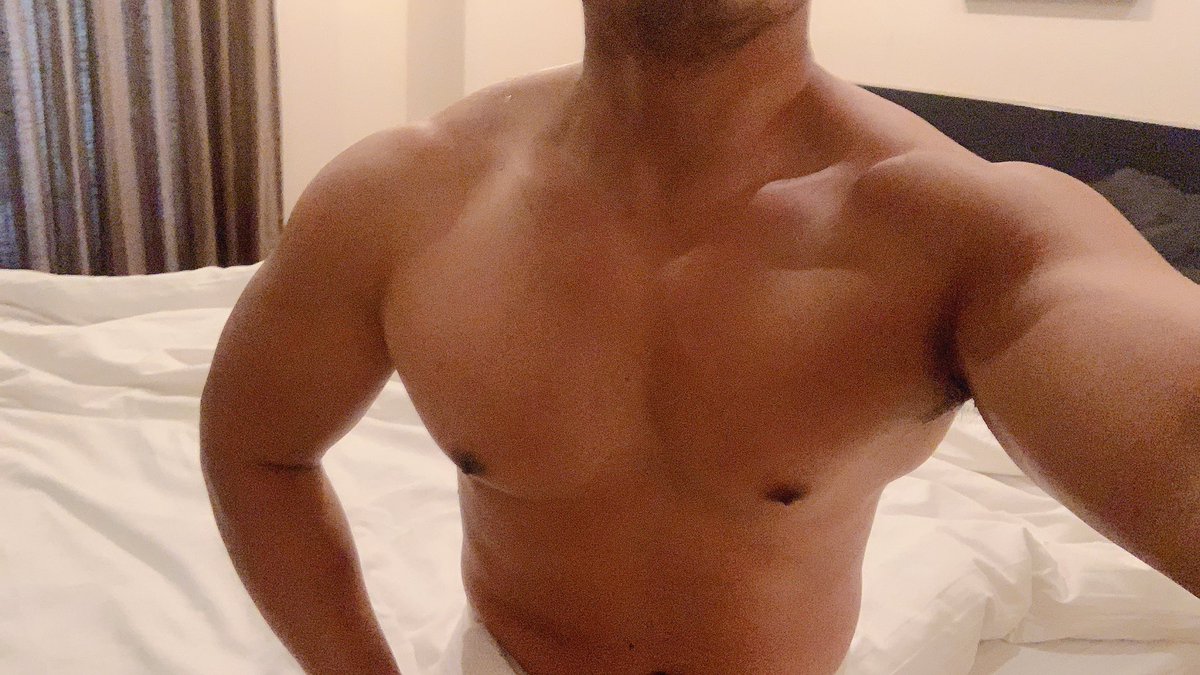 fitmuscleguy's tweet photo. เพิ่งตื่น555 https://t.co/D0AKaUOfvE