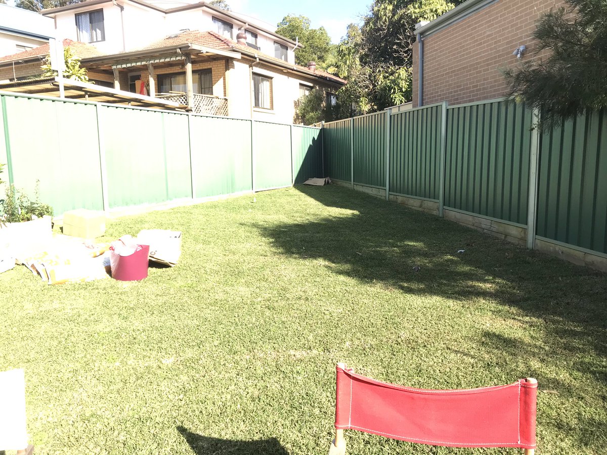 pettitt_phil's tweet photo. Supporting @mission_aust on #homelessnessawareness #week today residents and volunteers transformed this space into a #nodig #foodforest #communitygreening #sustainable #righttofood #foosecurity #socialequity #homelessness #homelessweektas2019 https://t.co/OLZaVNFtjr