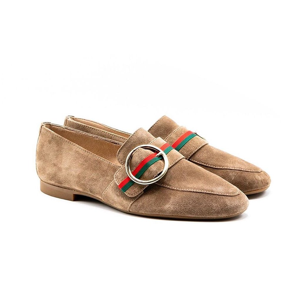 eLaundryApp's tweet photo. You can wear anything, as long as you wear a nice pair of shoes with it.

.
.
.
.

Android App - https://t.co/XlgOzFAGEP
Call / WhatsApp on - 9137466208
.
.
.
.
.
.
#eLaundryKaro #mumbai 
#laundry #drycleaning #shoelaundry #upholstery #sofa #travelbags #handbags #leatherbags https://t.co/cfDKV1nWhQ
