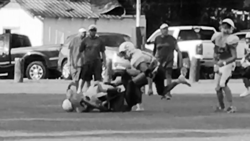PMH4484's tweet photo. Blessed to watch my youngest son, Triston, play football! Excited to watch the Colonels play this year! Praying for Coach Anderson, his Staff and his Team to have a great season! #Copiah #GoColonels https://t.co/WDcgC0WK2a