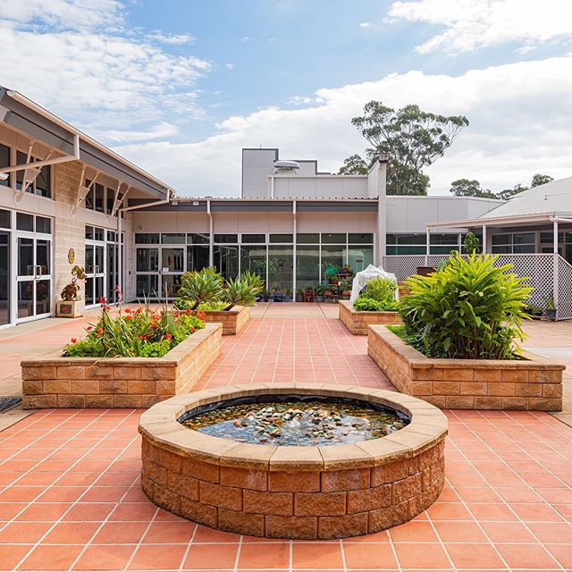 swsydUNSW's tweet photo. Gorgeous and relaxing courtyard at Braeside Hospital #fairfield #prairiewood #nsw #braesidehospital #swsydunsw #hammondcare #swslhd #unsw https://t.co/MqbmvCFmg4