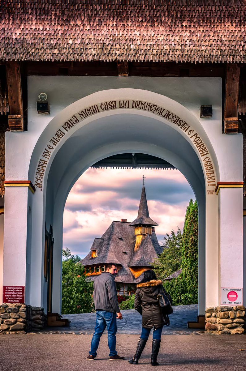photosontheroad's tweet photo. The gate
More travel pics: https://t.co/jdWpbh6HF5
#travelling #traveler #traveller #travelpics #travelphoto #barsana #barsanamonastery #maramures #visitmaramures #romania #romaniapitoreasca #romaniatravel #discoverromania #travelromania #beautifulromania #visitromania https://t.co/SLFg9xR2el