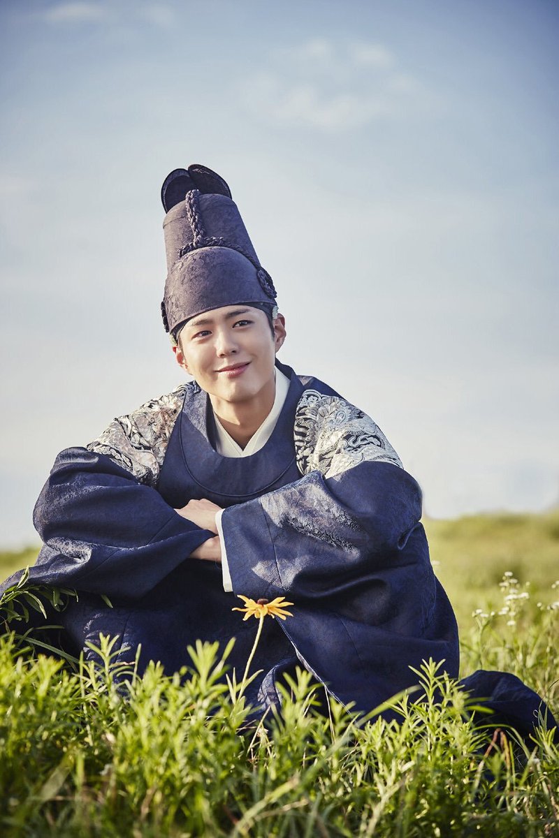 officialbogumph's tweet photo. Sino sa kanilang apat ang pinaka-favorite mong character na ginampanan ni Bogum?

Don't forget to use the hashtag #ChanceEncounter! https://t.co/y0P5vk98C5