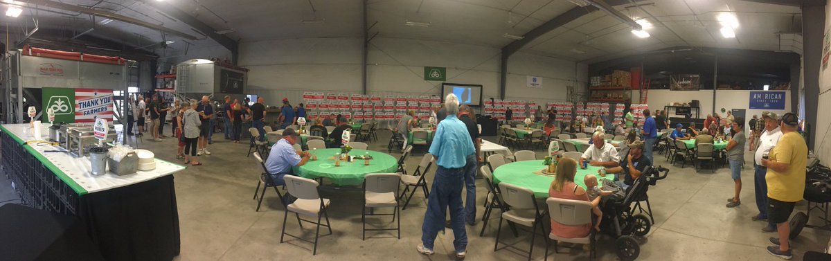 dustin_rohde's tweet photo. First plot tour/customer event of the fall was a huge success. Thanks to everyone that attended and thank you for your business. Lots to be excited about!  @banks_abanks @AdamSeedsCo @wardynmi @PioneerSeeds #keepgrowing https://t.co/OsZHp5pYPu